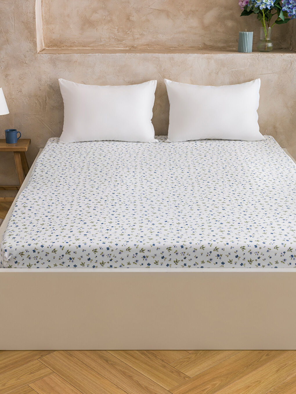 Karışık Çiçek Desenli Çift Kişilik Lastikli Çarşaf