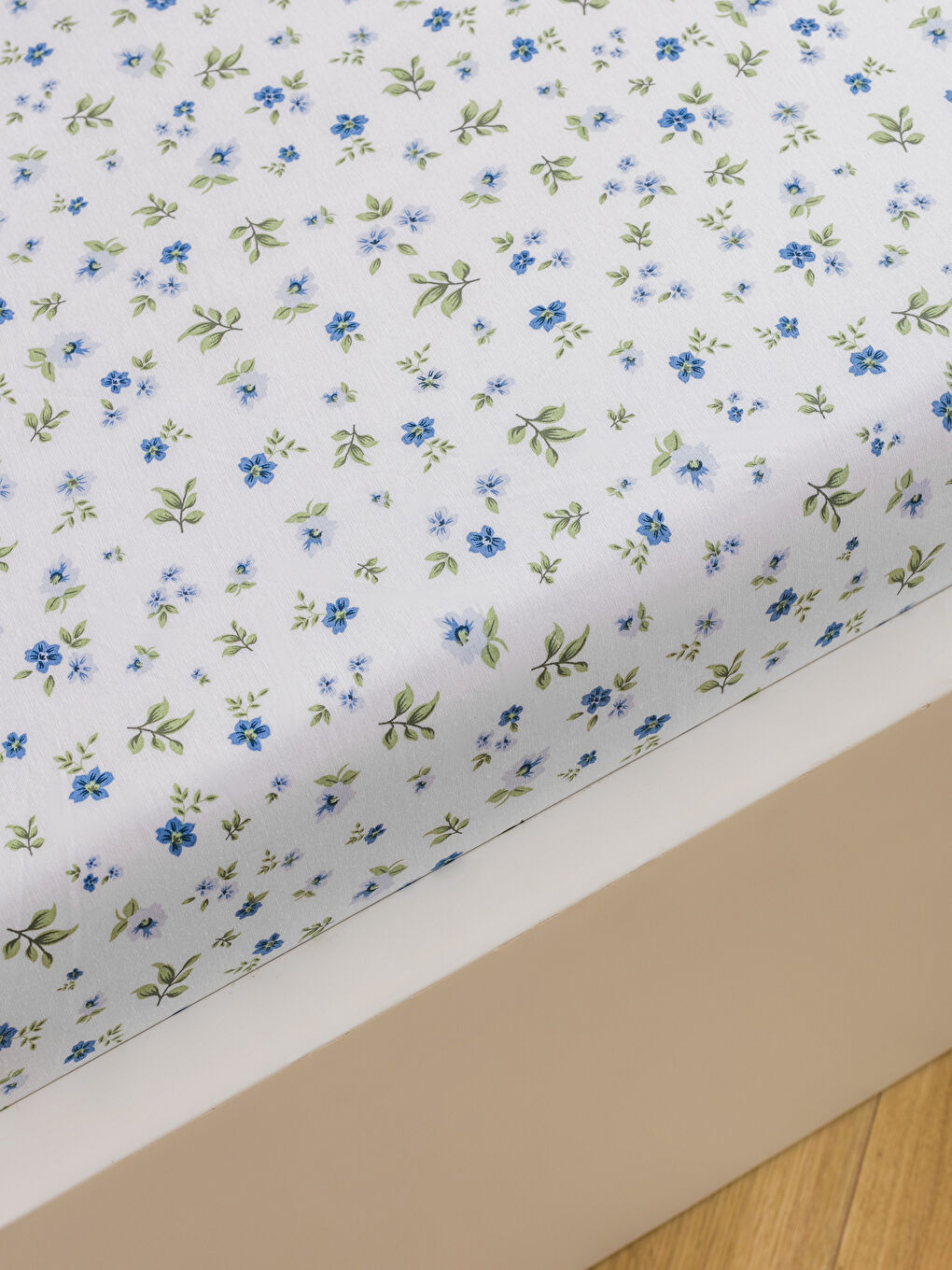 Karışık Çiçek Desenli Çift Kişilik Lastikli Çarşaf-1