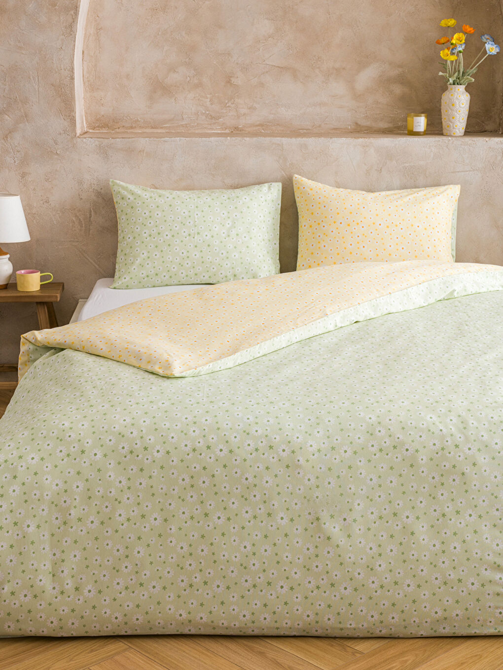 Set posteljine za bračni krevet sa cvetnim printom