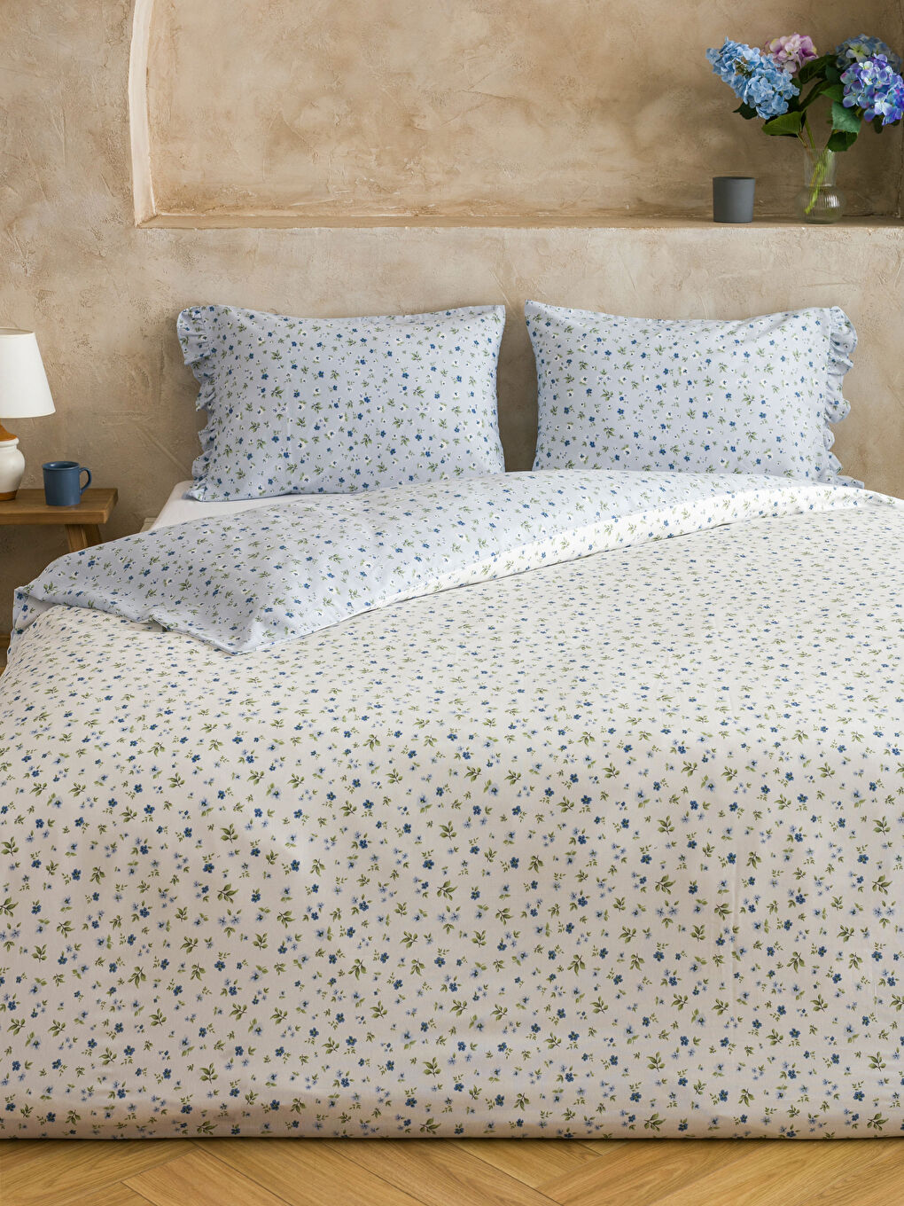 Karışık Çiçek Baskılı Çift Kişilik Nevresim Seti