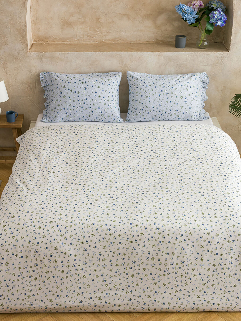 Karışık Çiçek Baskılı Çift Kişilik Nevresim Seti-1