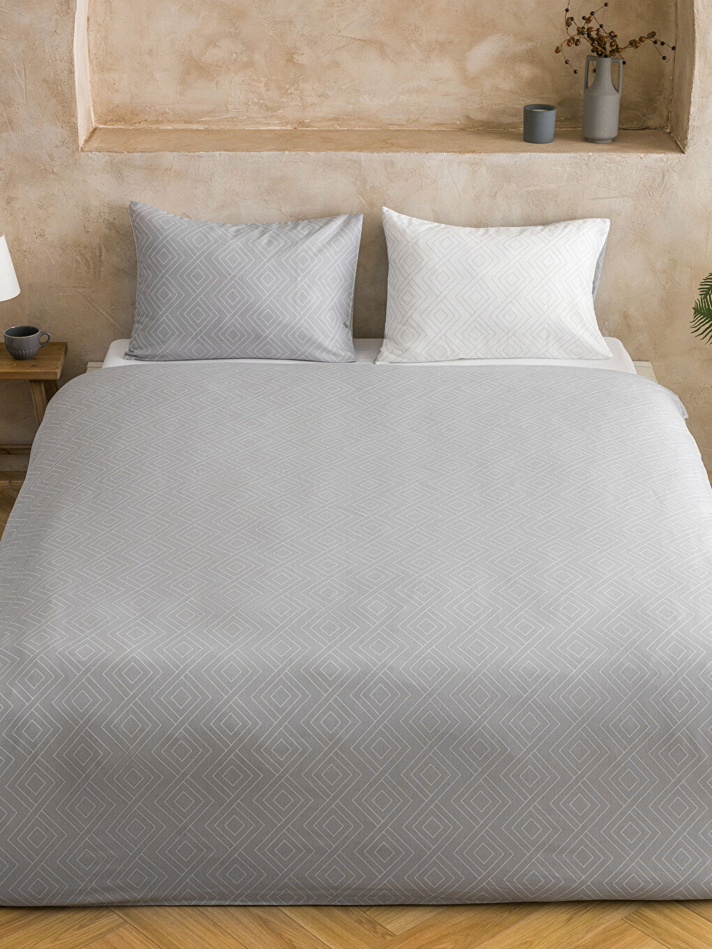 Gri Desenli Çift Kişilik Nevresim Seti-1