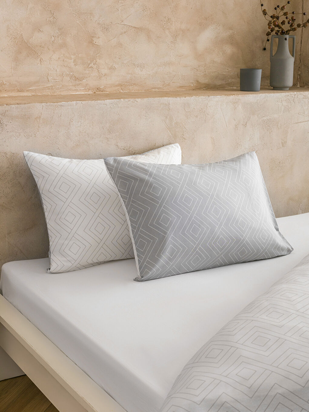 Gri Desenli Çift Kişilik Nevresim Seti-2