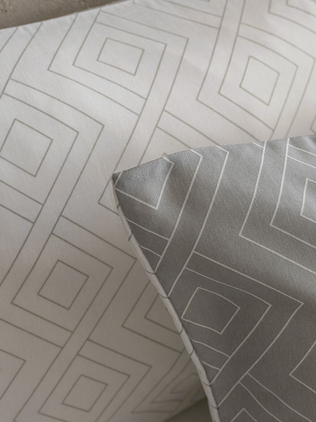 Gri Desenli Çift Kişilik Nevresim Seti-3