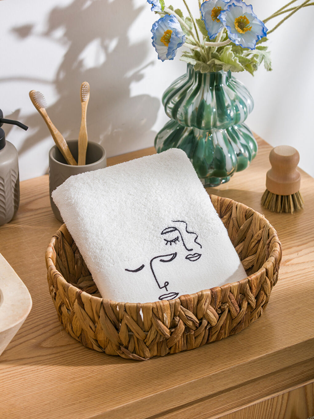 منشفة يد بيج فاتح / ايكرو-1