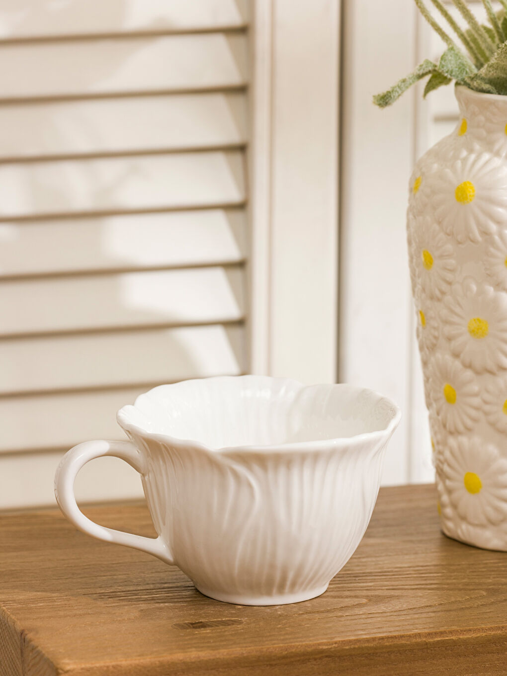 Beyaz Desenli Porselen Kupa-1