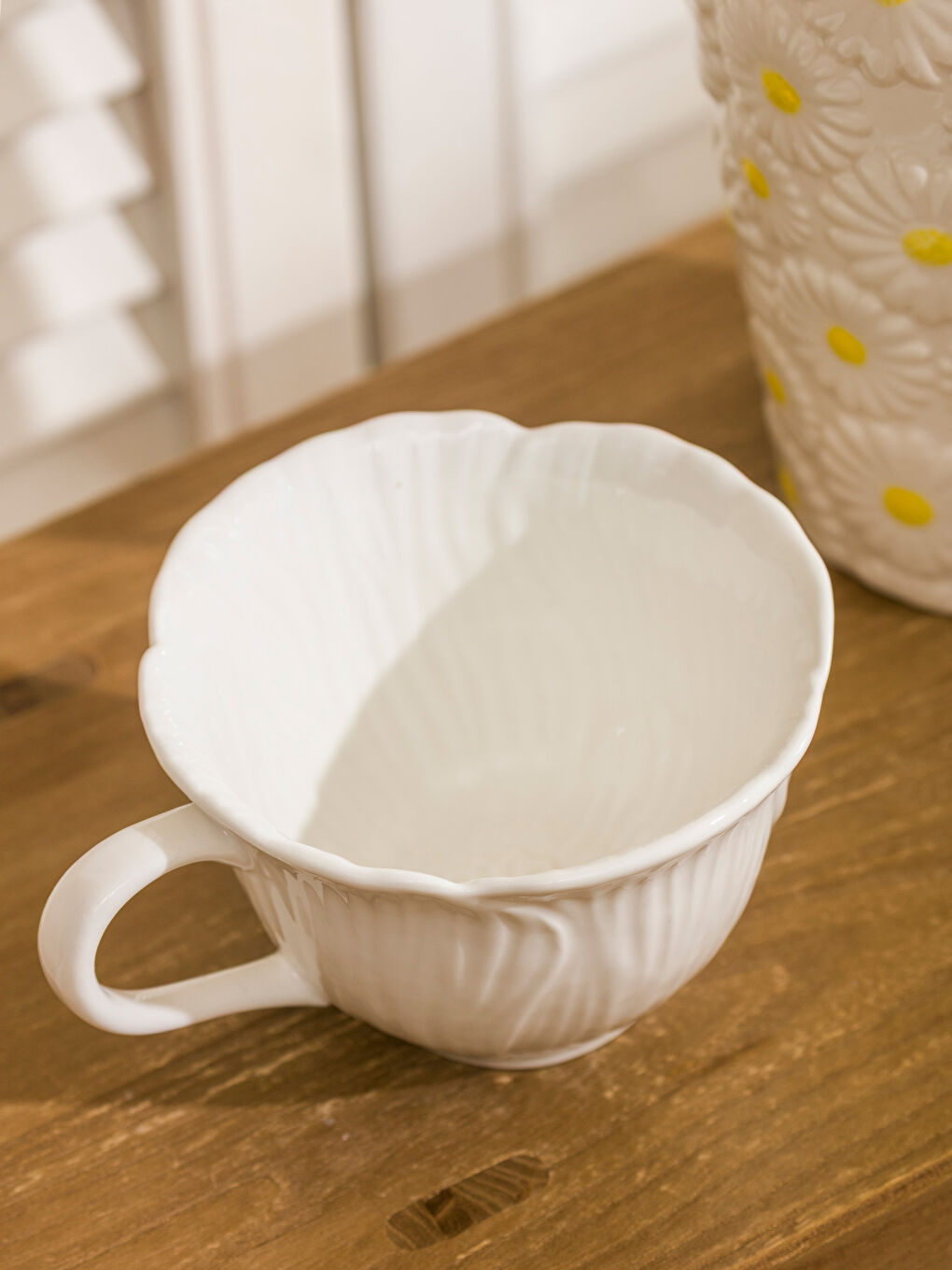 Beyaz Desenli Porselen Kupa-2