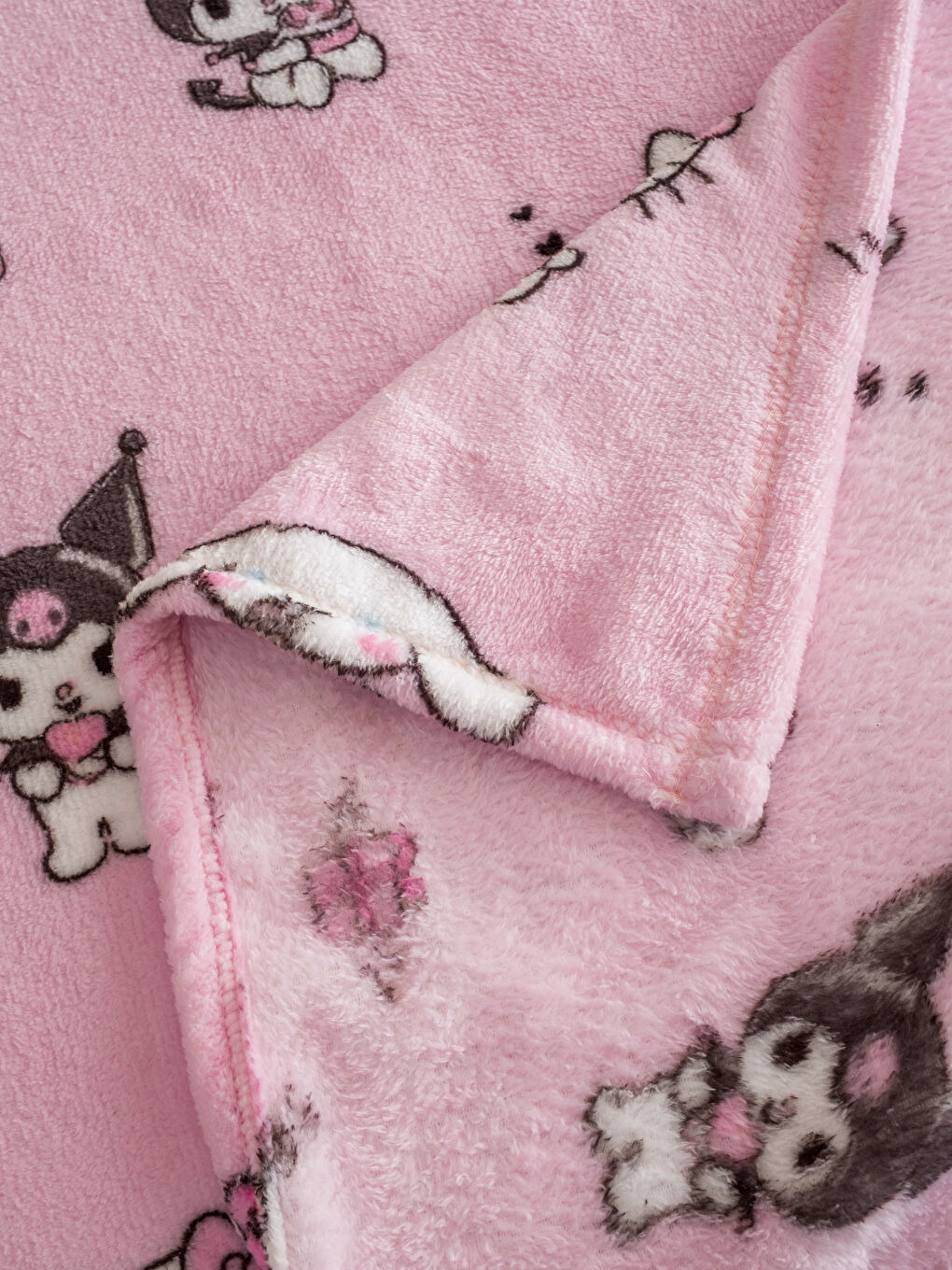 Karışık Hello Kitty Baskılı Pelüş Battaniye 150x220 cm-3