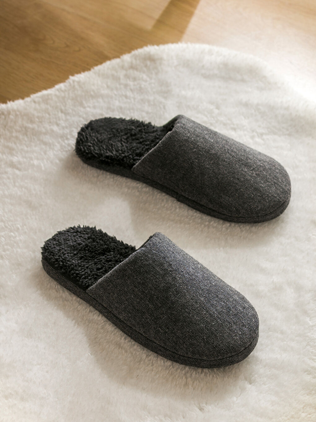 Muške plišane papuče: Uživajte u vrhunskom komforu kod kuće.-1