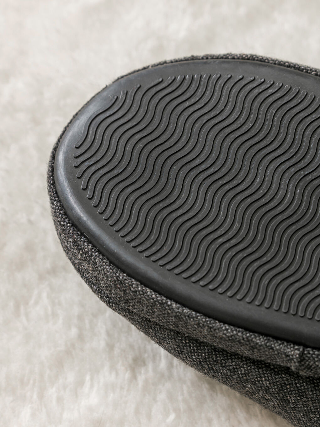 Muške plišane papuče: Uživajte u vrhunskom komforu kod kuće.-4