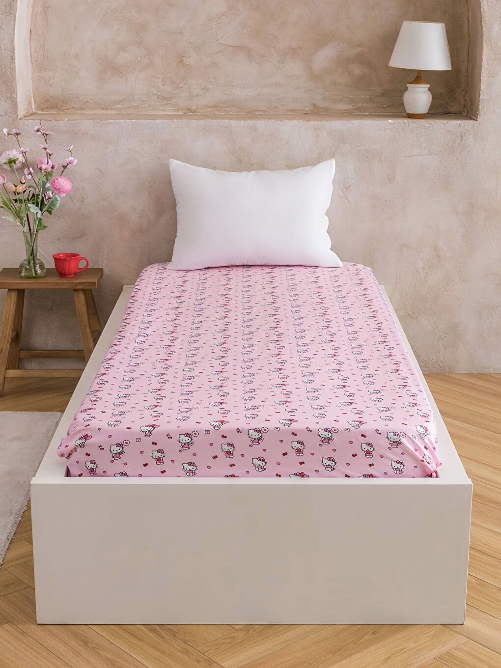 Pembe Hello Kitty Baskılı Tek Kişilik Lastikli Çarşaf