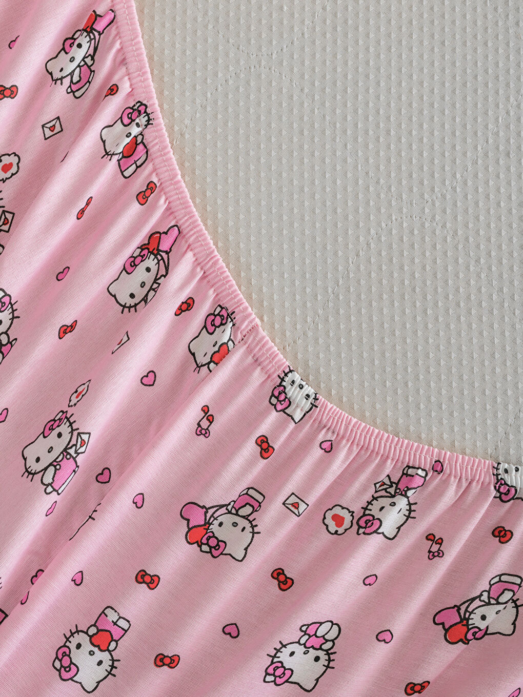 Pembe Hello Kitty Baskılı Tek Kişilik Lastikli Çarşaf-3