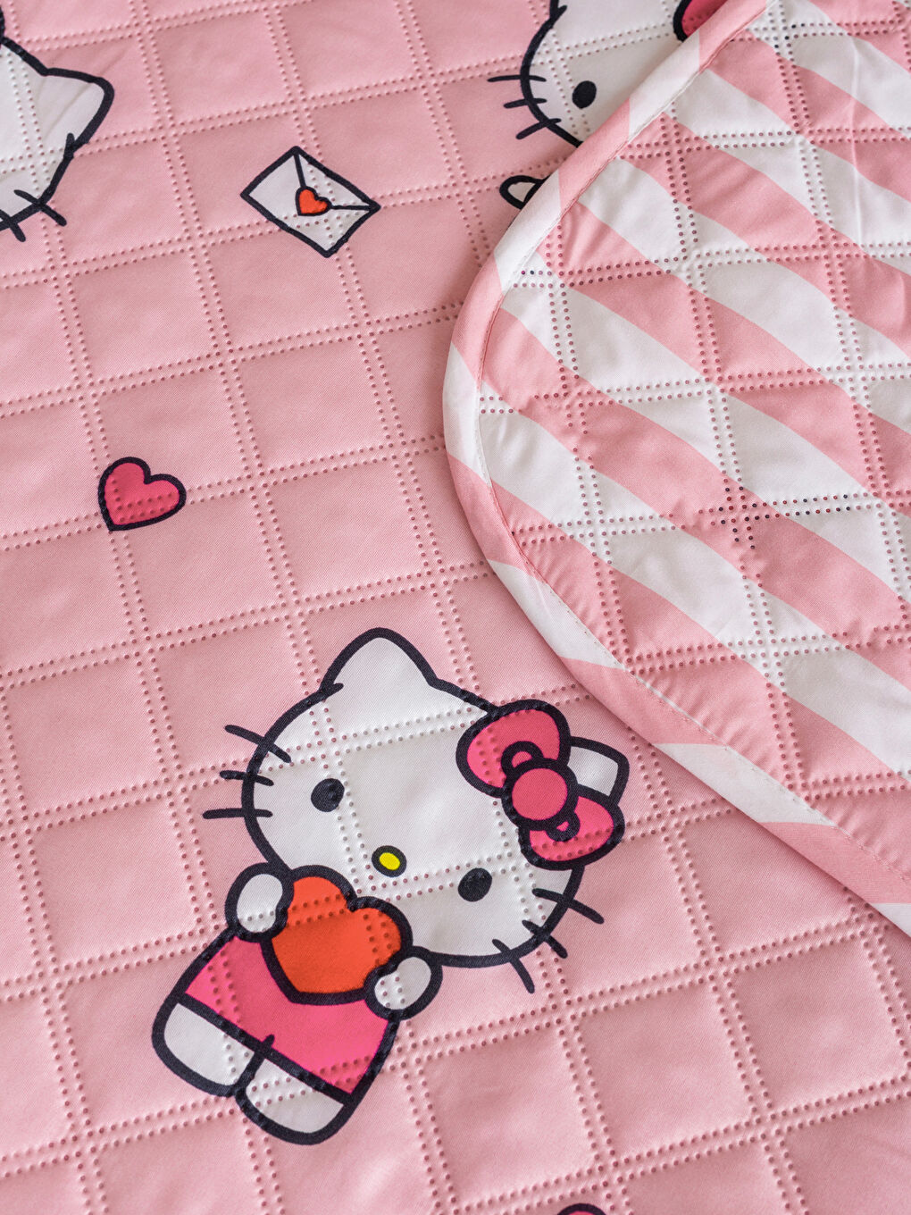Hello Kitty Single Bedspread-3
