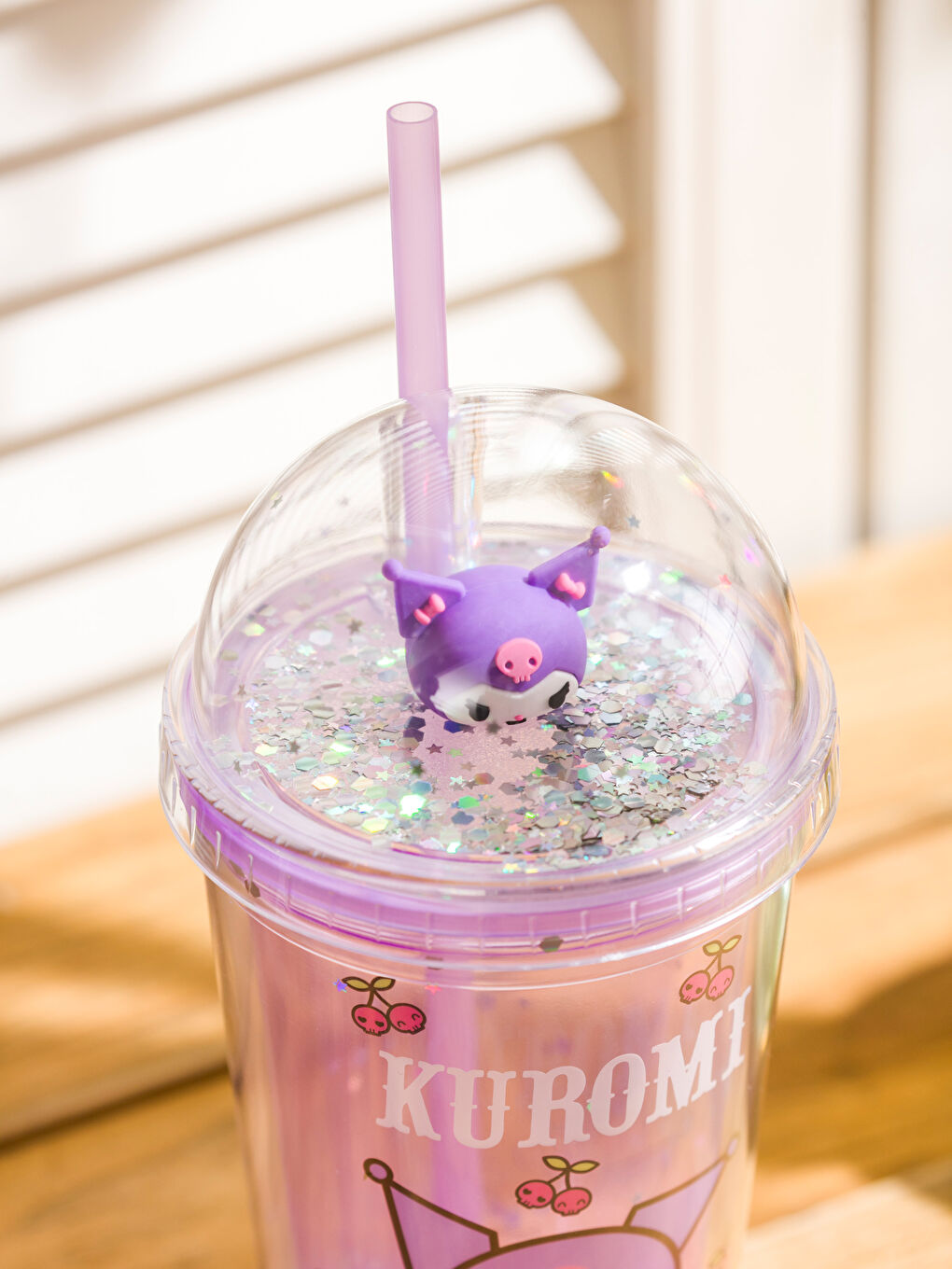 كوب مشروبات غازية خليط من الألوان-1