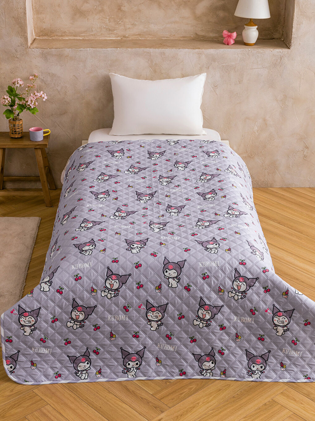 Mor Kuromi Baskılı Tek Kişilik Yatak Örtüsü-1