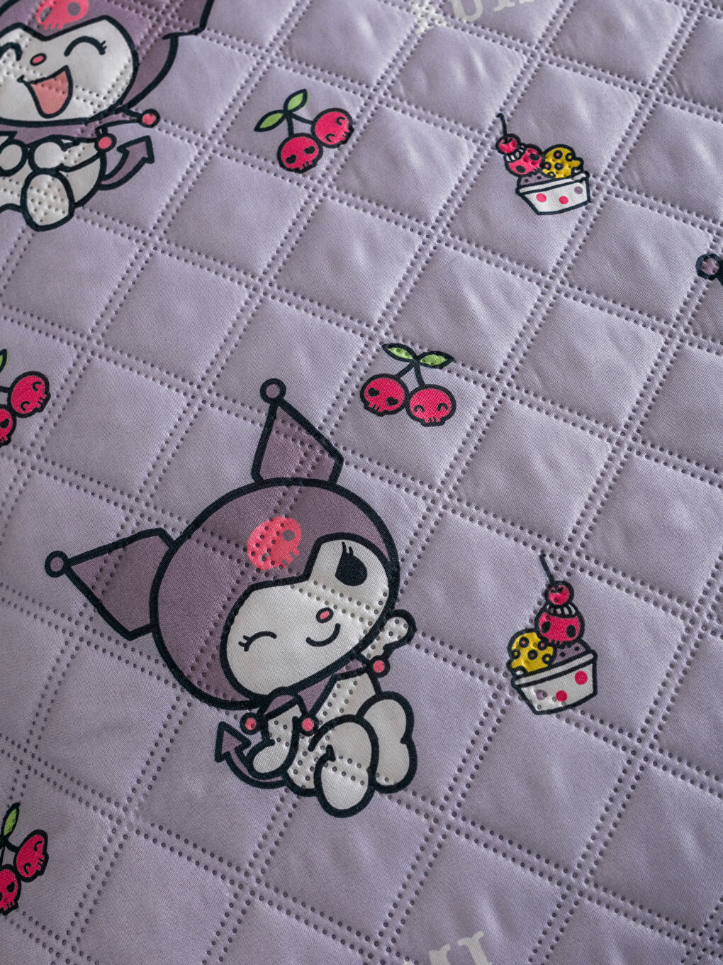 Mor Kuromi Baskılı Tek Kişilik Yatak Örtüsü-2