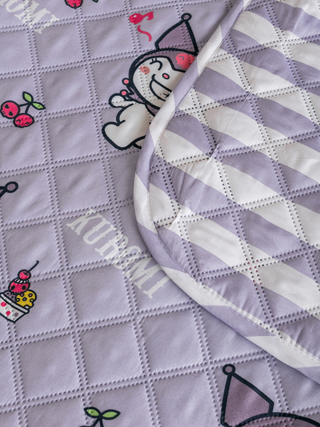 Mor Kuromi Baskılı Tek Kişilik Yatak Örtüsü-3