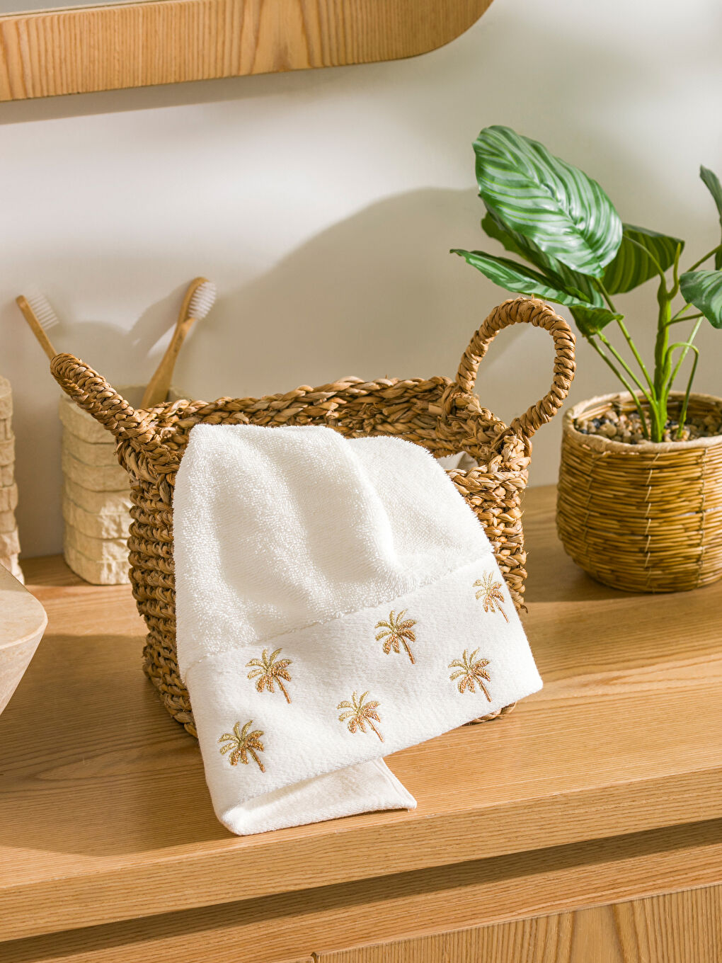 LCW HOME Embroidered Cotton Face Towel 50x80 cm -W5KG60Z8-EEW