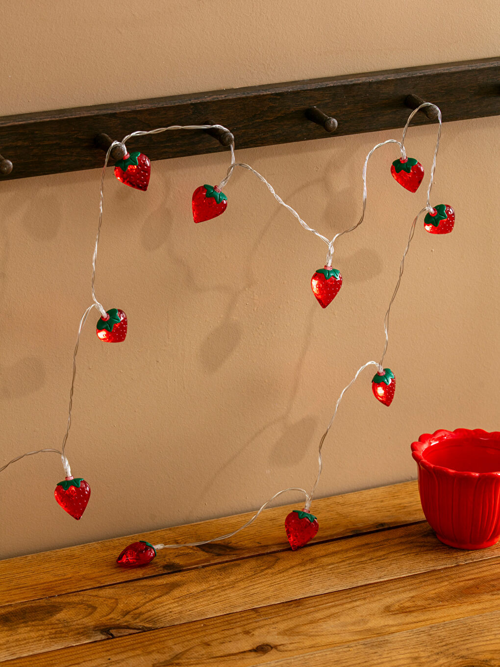 ضوء LED ديكوري بشكل الفراولة-1