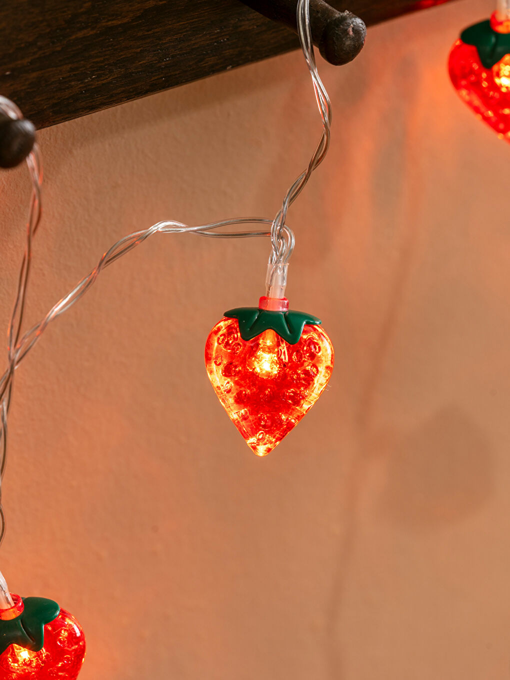 ضوء LED ديكوري بشكل الفراولة-2