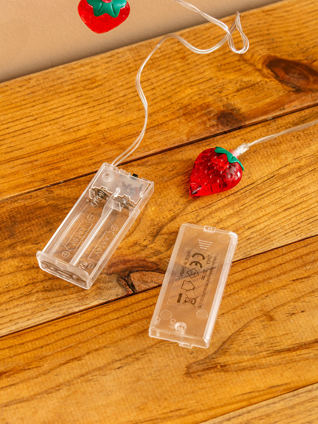 ضوء LED ديكوري بشكل الفراولة-3