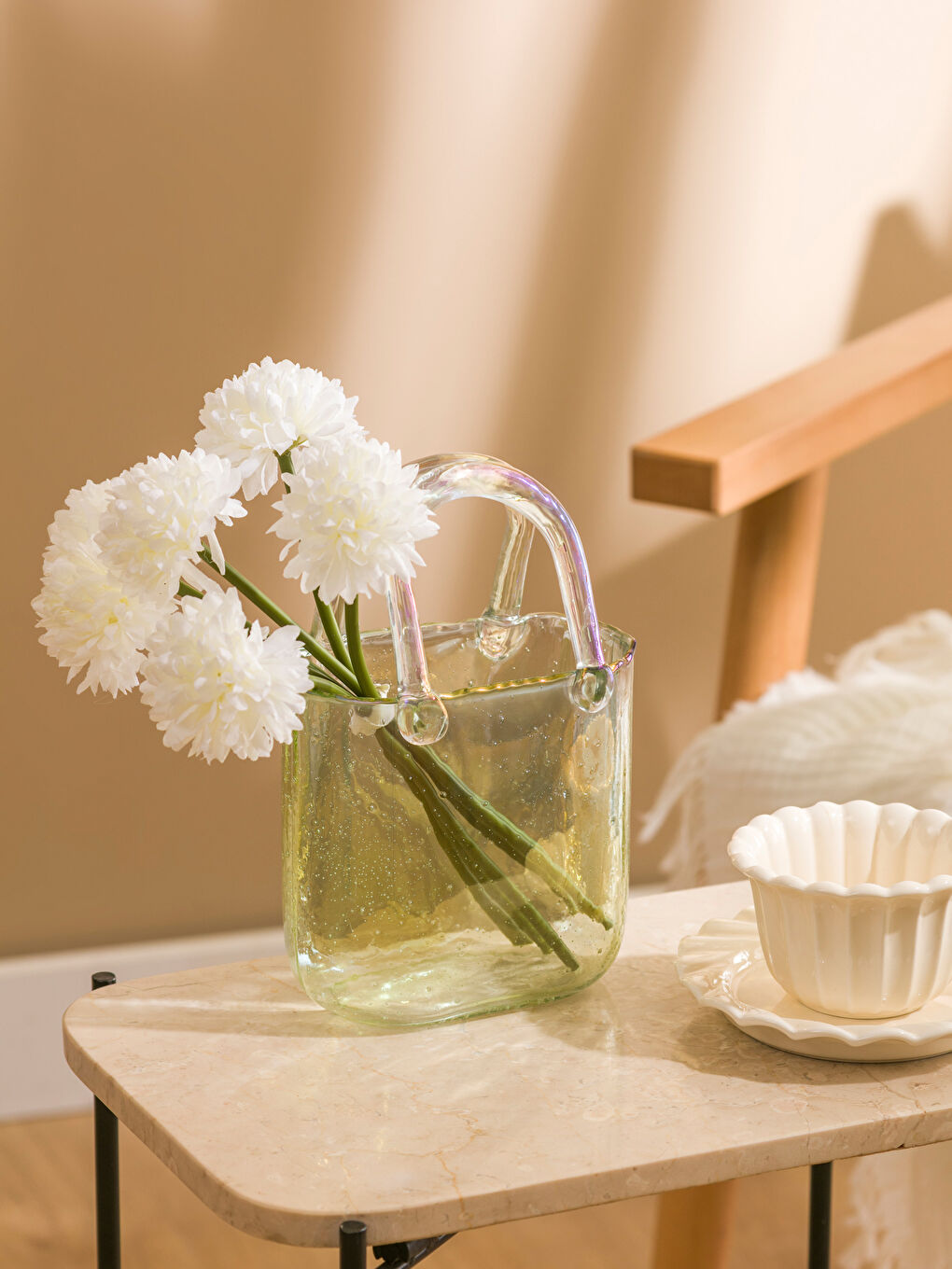 Renksiz Çanta Figürlü Cam Vazo