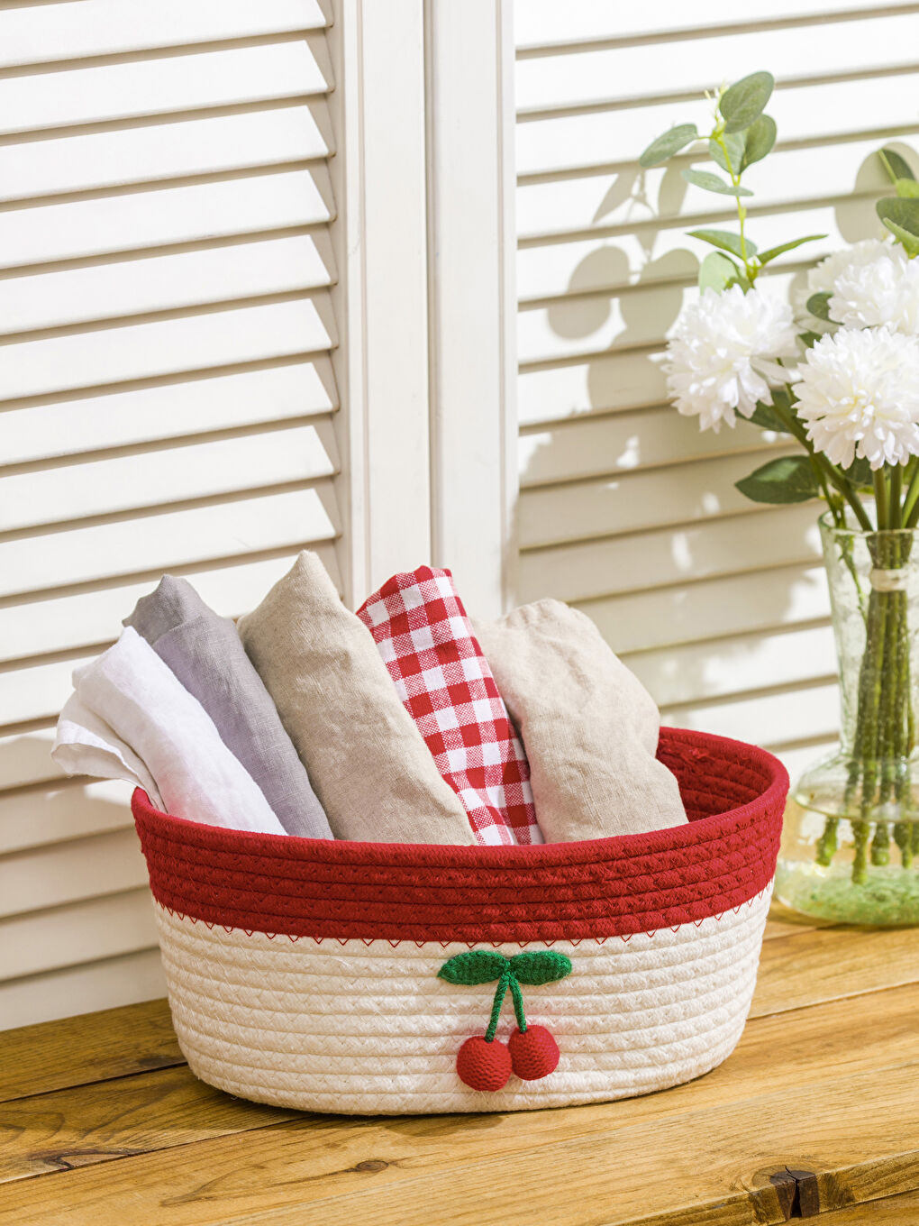 Karışık Kiraz Nakışlı Hasır Sepet 24 cm