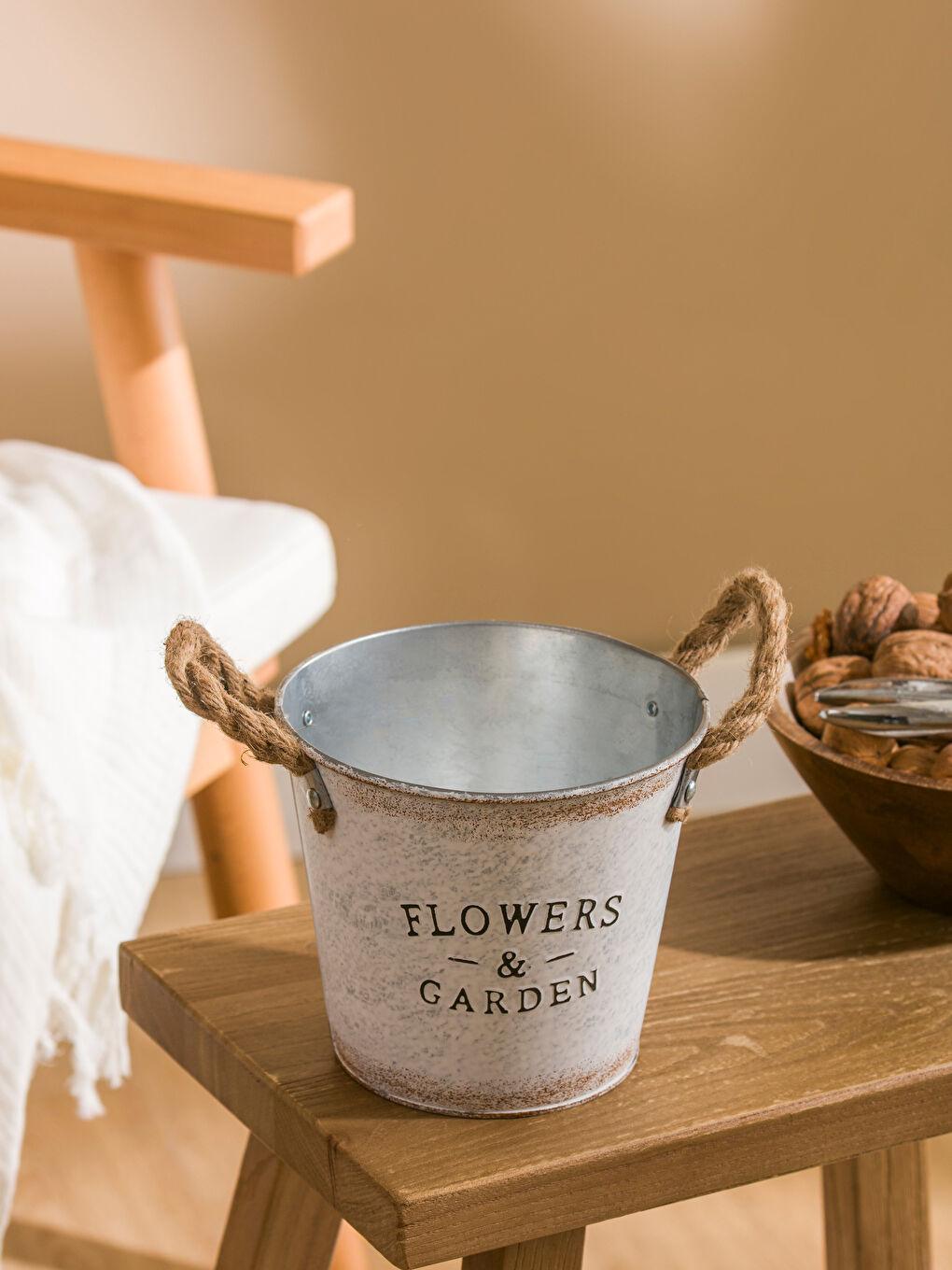 Decorative Metal Flowerpot 14 cm-1