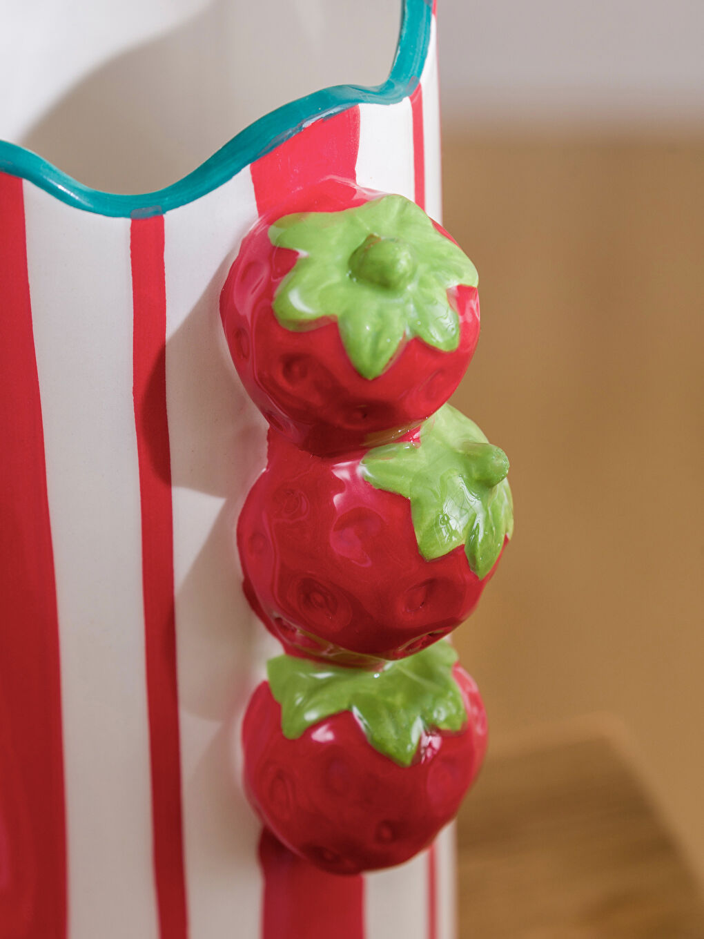 Karışık Çilek Desenli Seramik Vazo 23 cm-2