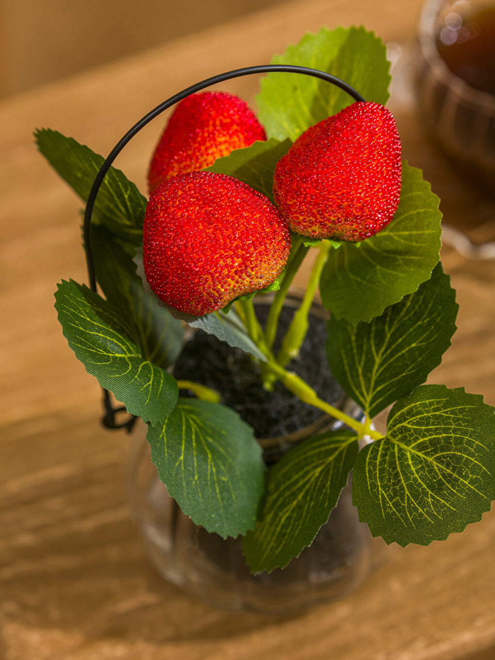 Декоративный искусственный цветок в стеклянном горшке 18 см-1