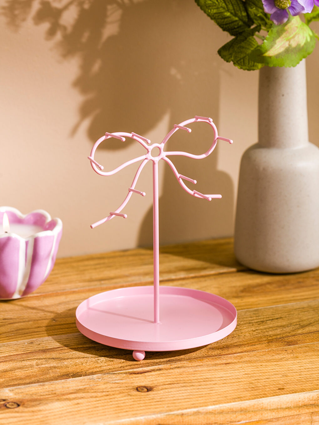 Pembe Fiyonk Detaylı Sunum Tabağı 17 cm-1