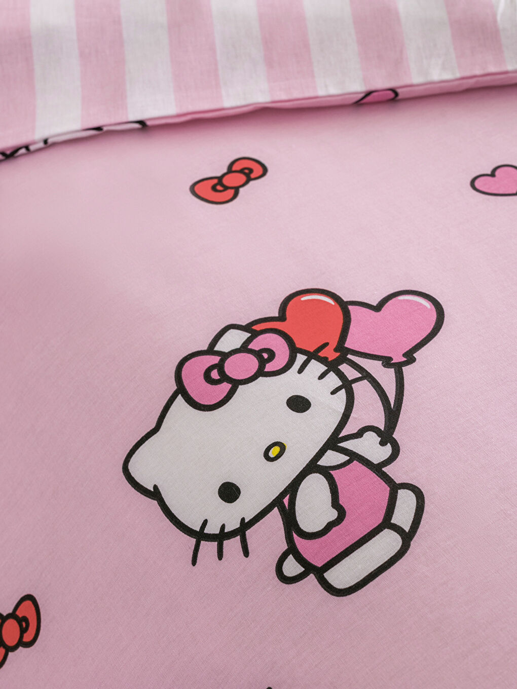 Pembe Hello Kitty Baskılı Kız Çocuk Nevresim Seti-4