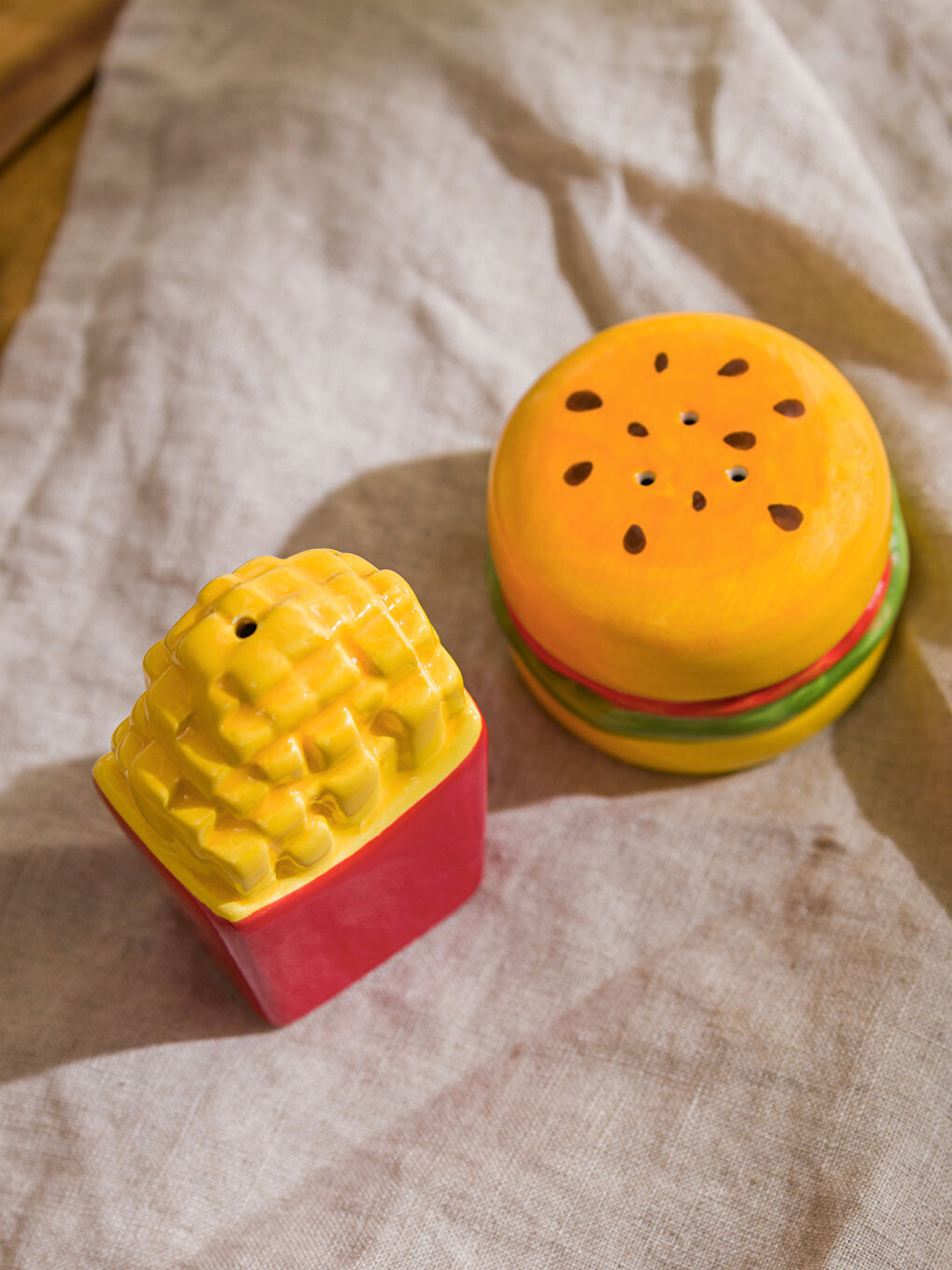 Hamburger and Fries Salt and Pepper Shakers-1