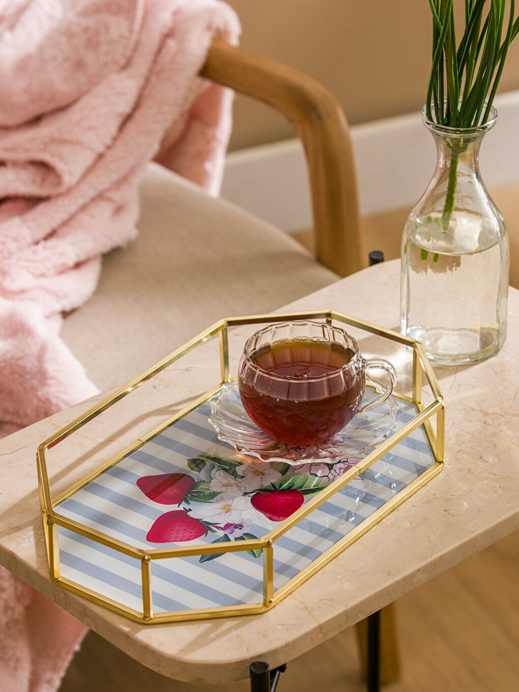 Metalni poslužavnik 26 cm