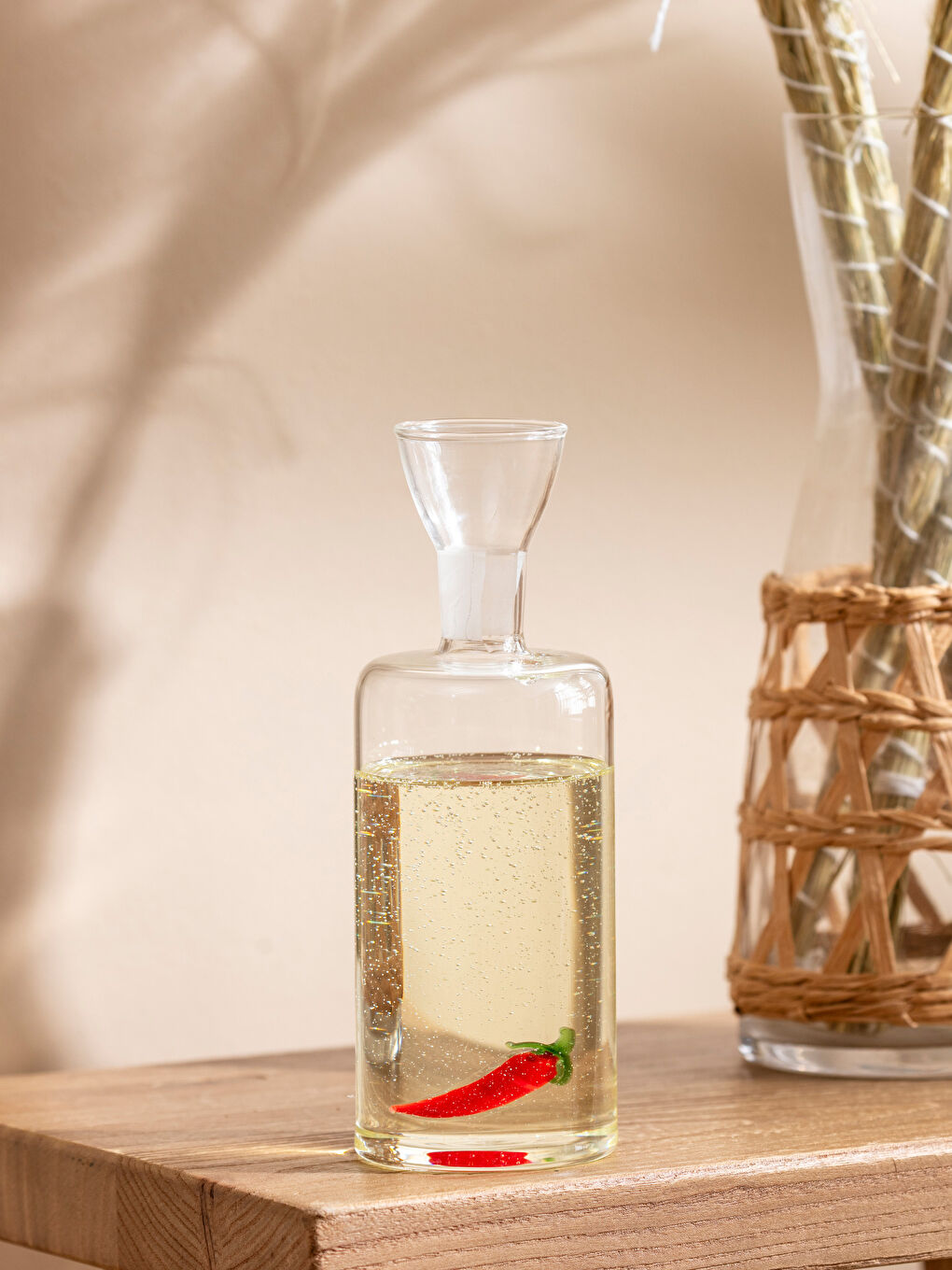 Karışık Biber Detalı Cam Yağdanlık