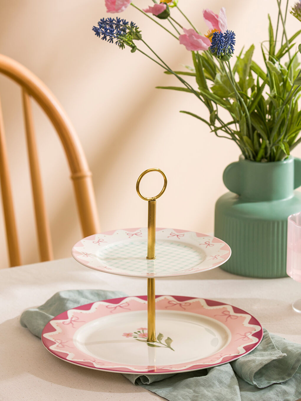 Karışık Çift Katlı Cam Sunumluk 27 cm
-1