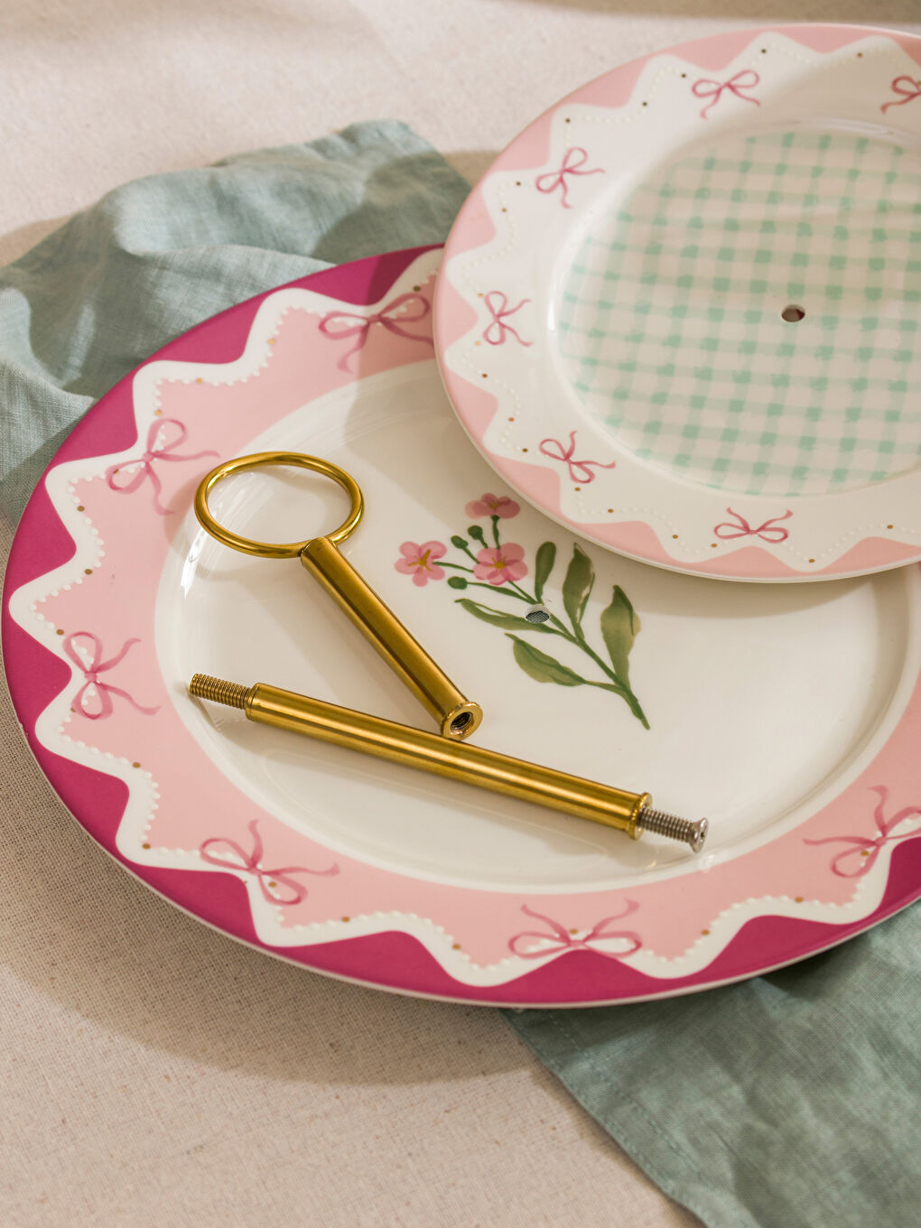 Karışık Çift Katlı Cam Sunumluk 27 cm
-2