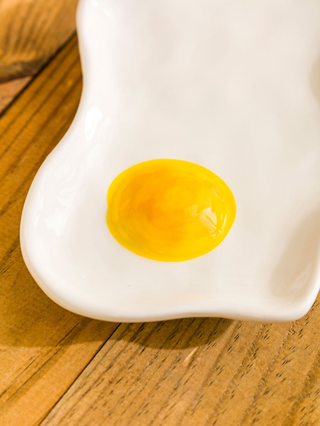 Egg-Shaped Porcelain Plate 25 cm-2