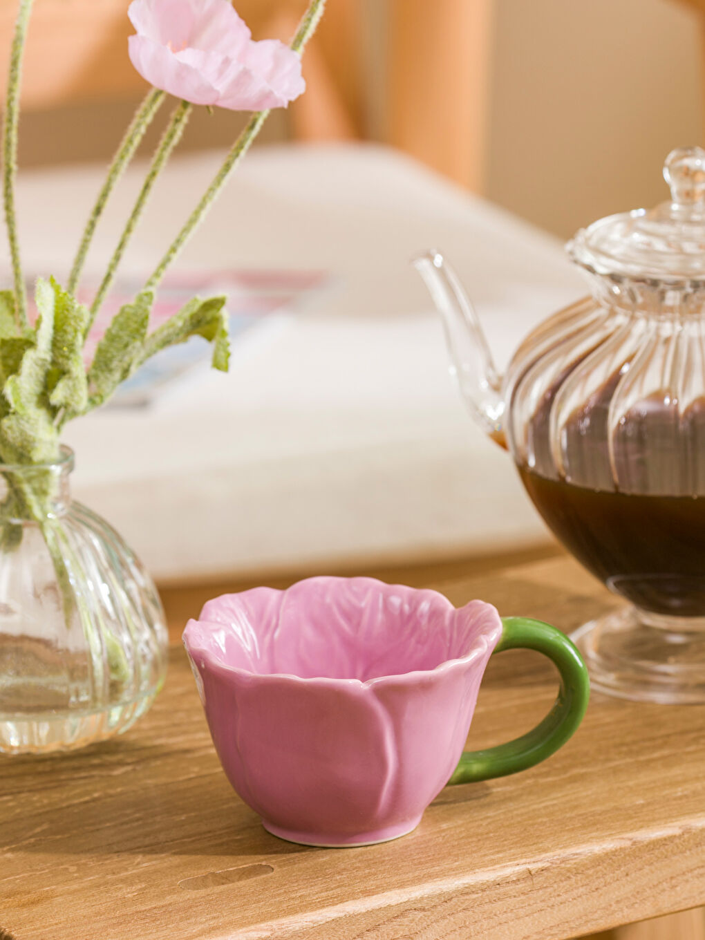 Porcelanska šolja sa cvetnim motivima 175 ml