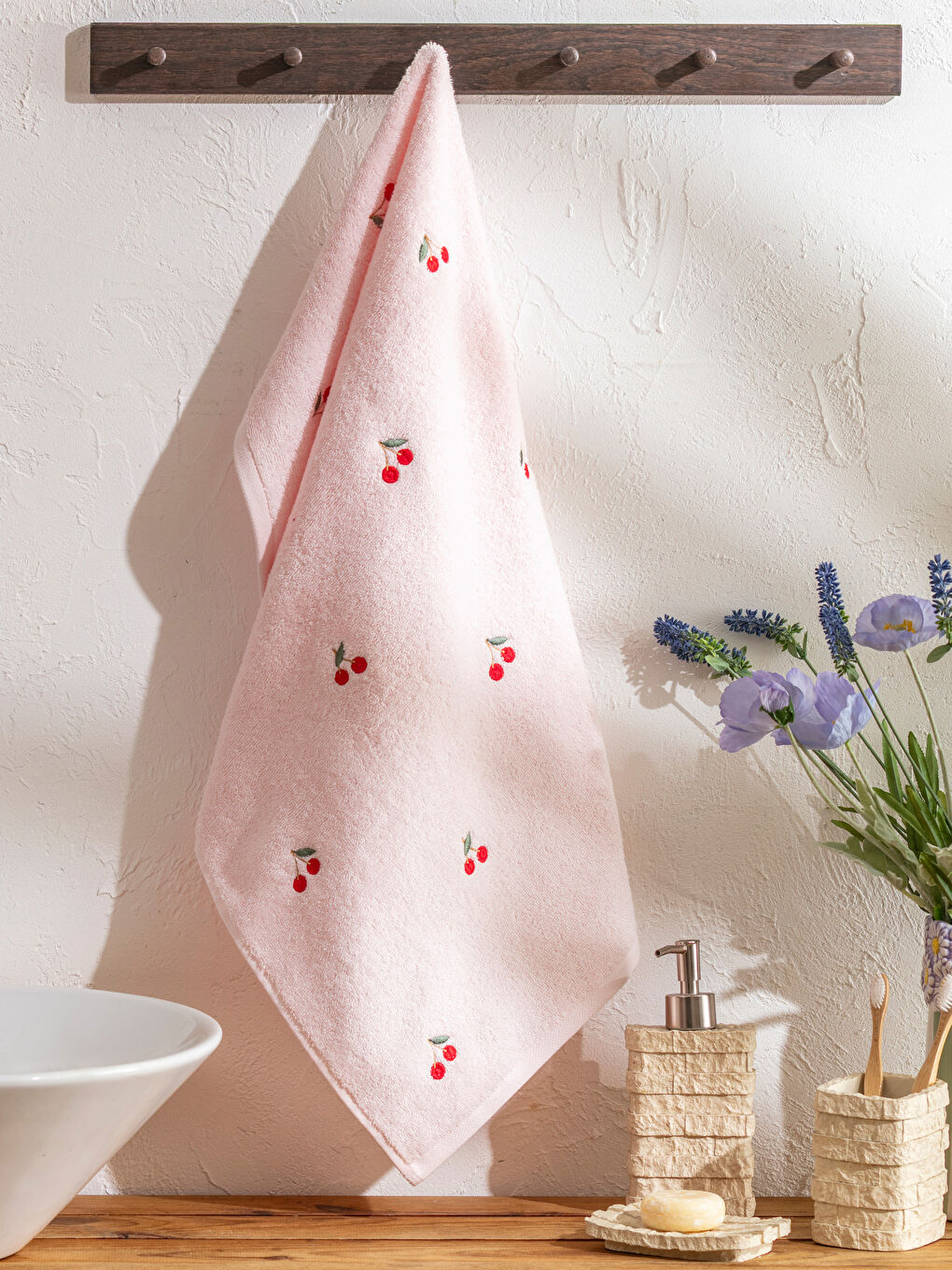 منشفة يد وردي