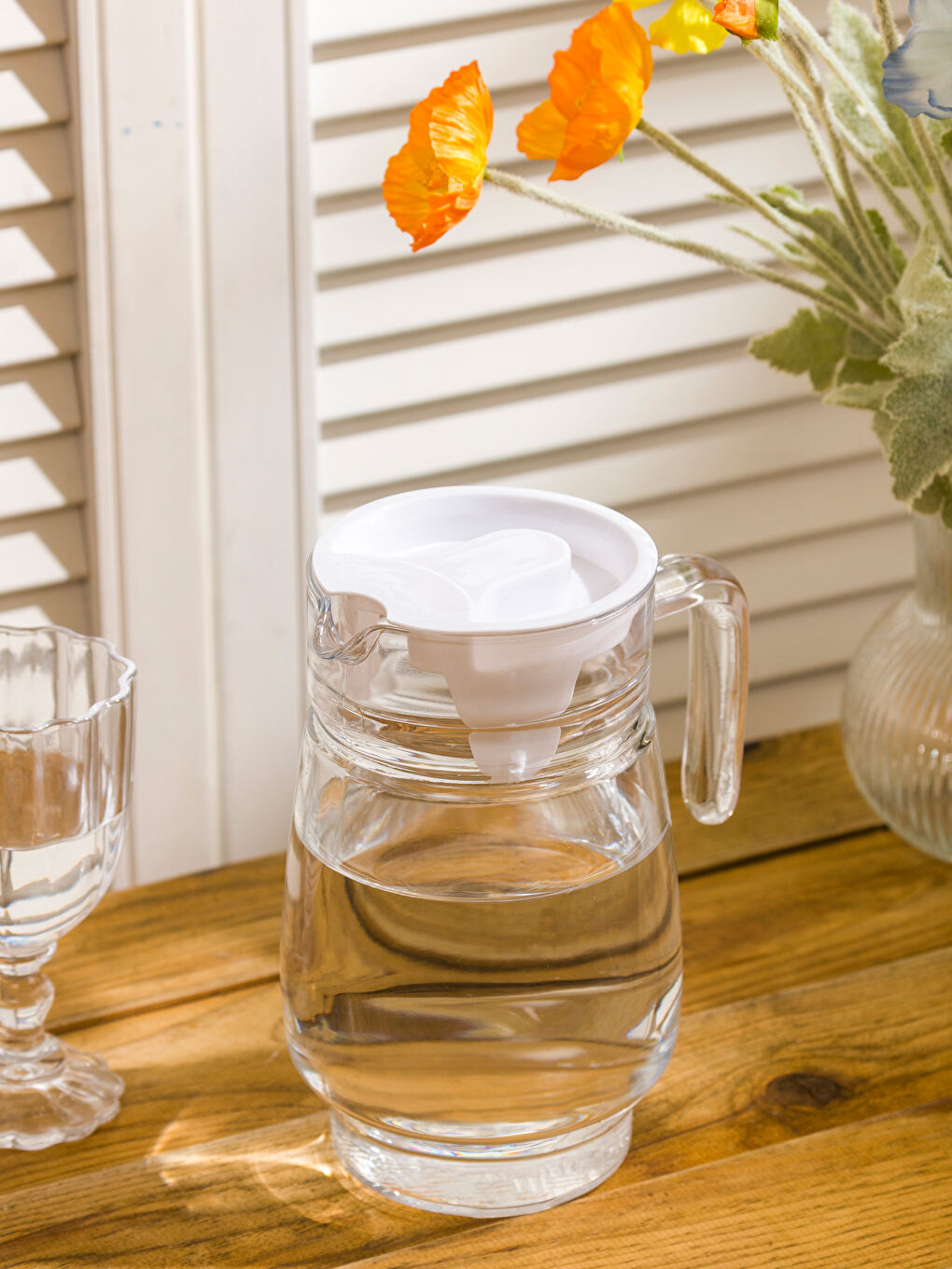 Glass Carafe with Lid 1300 ml-2