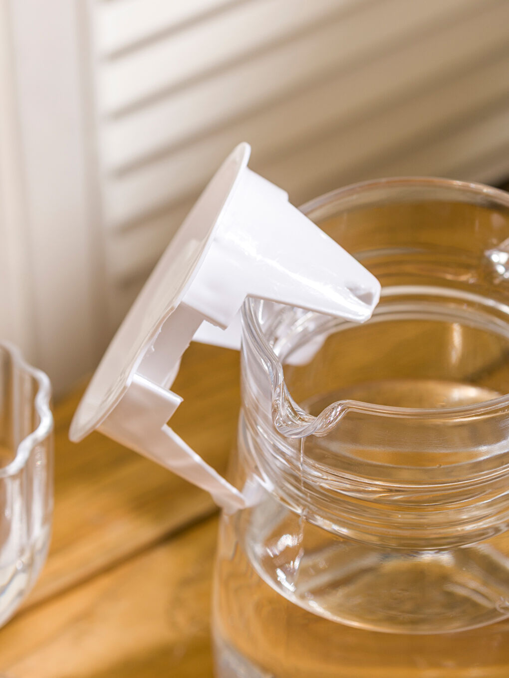 Glass Carafe with Lid 1300 ml-3