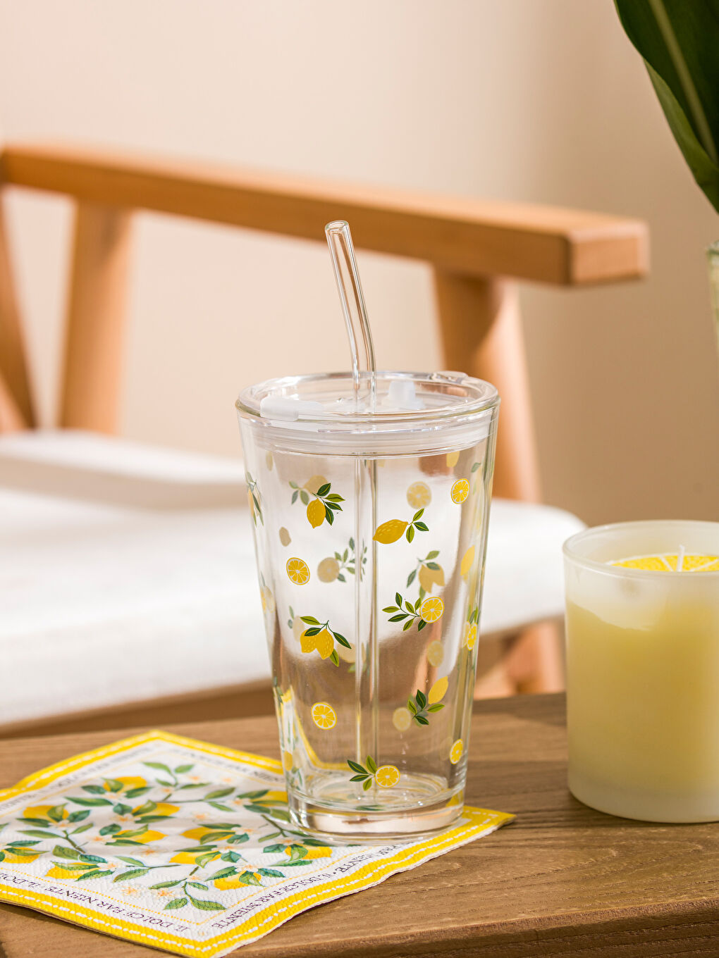 Zitronenbedrucktes Glastrinkglas mit Strohhalm, 420 ml