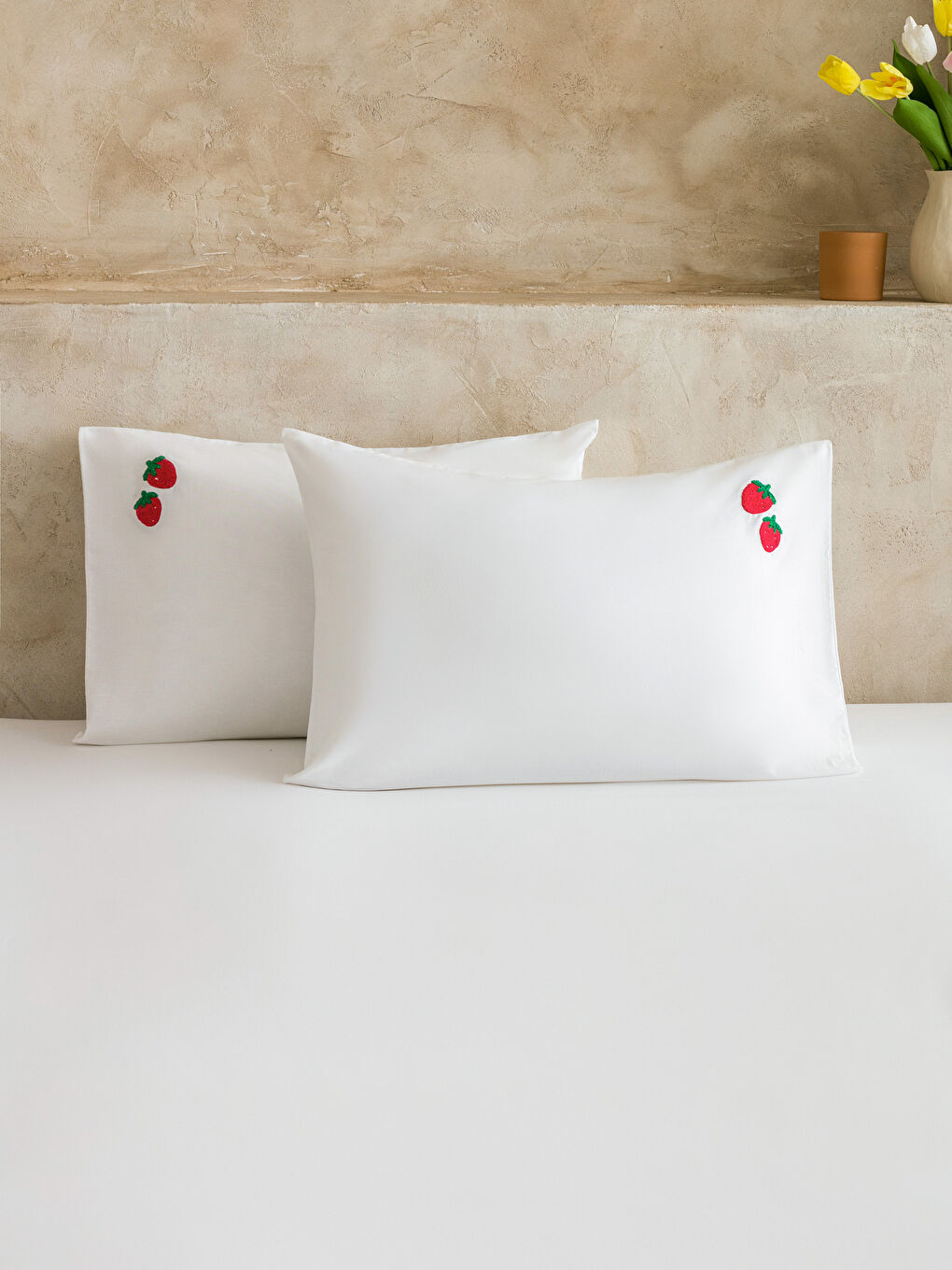 Комплект от 2 калъфки за възглавници от памук с бродирани ягоди, 50x70 см-1