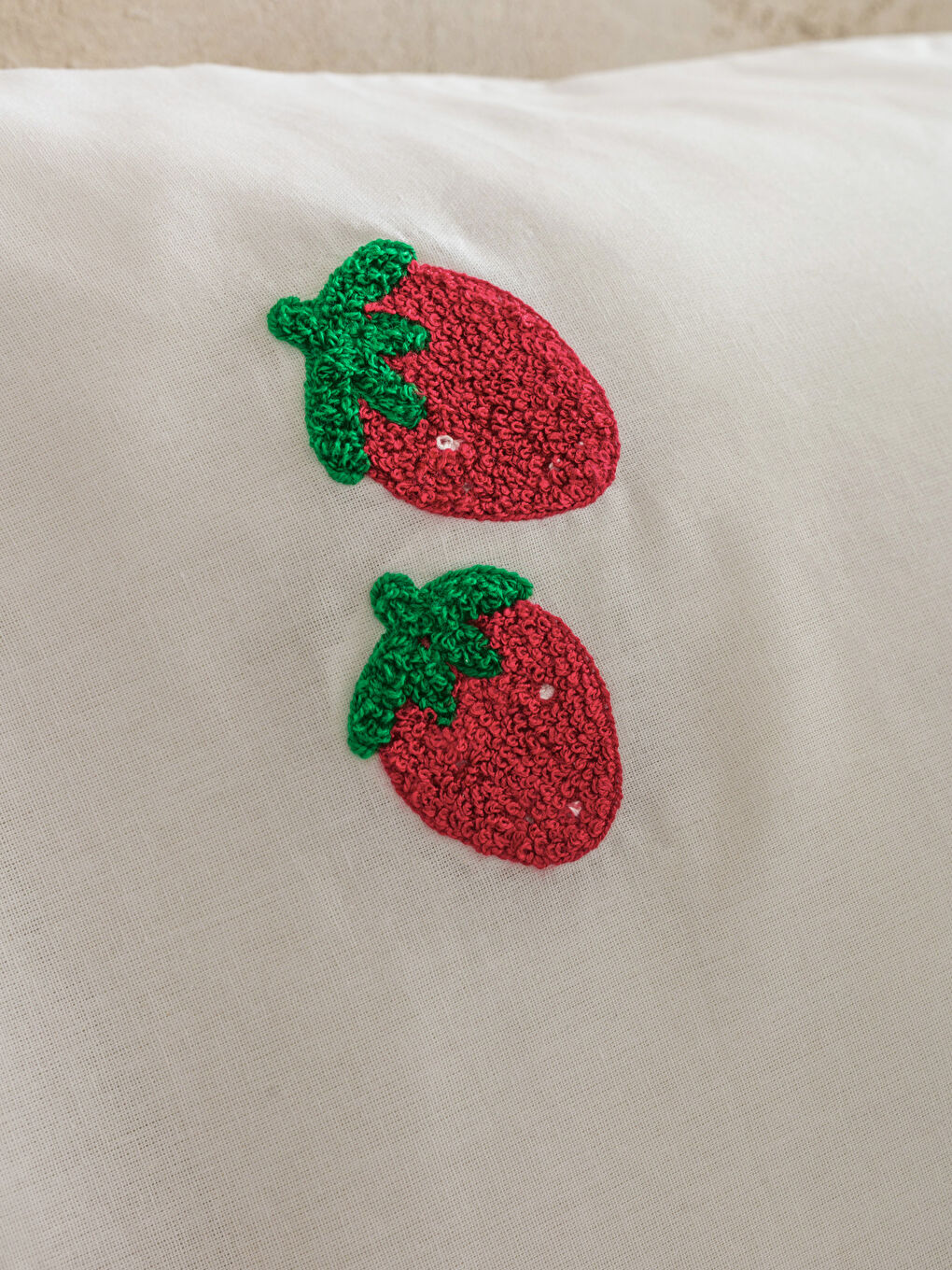 Комплект от 2 калъфки за възглавници от памук с бродирани ягоди, 50x70 см-2