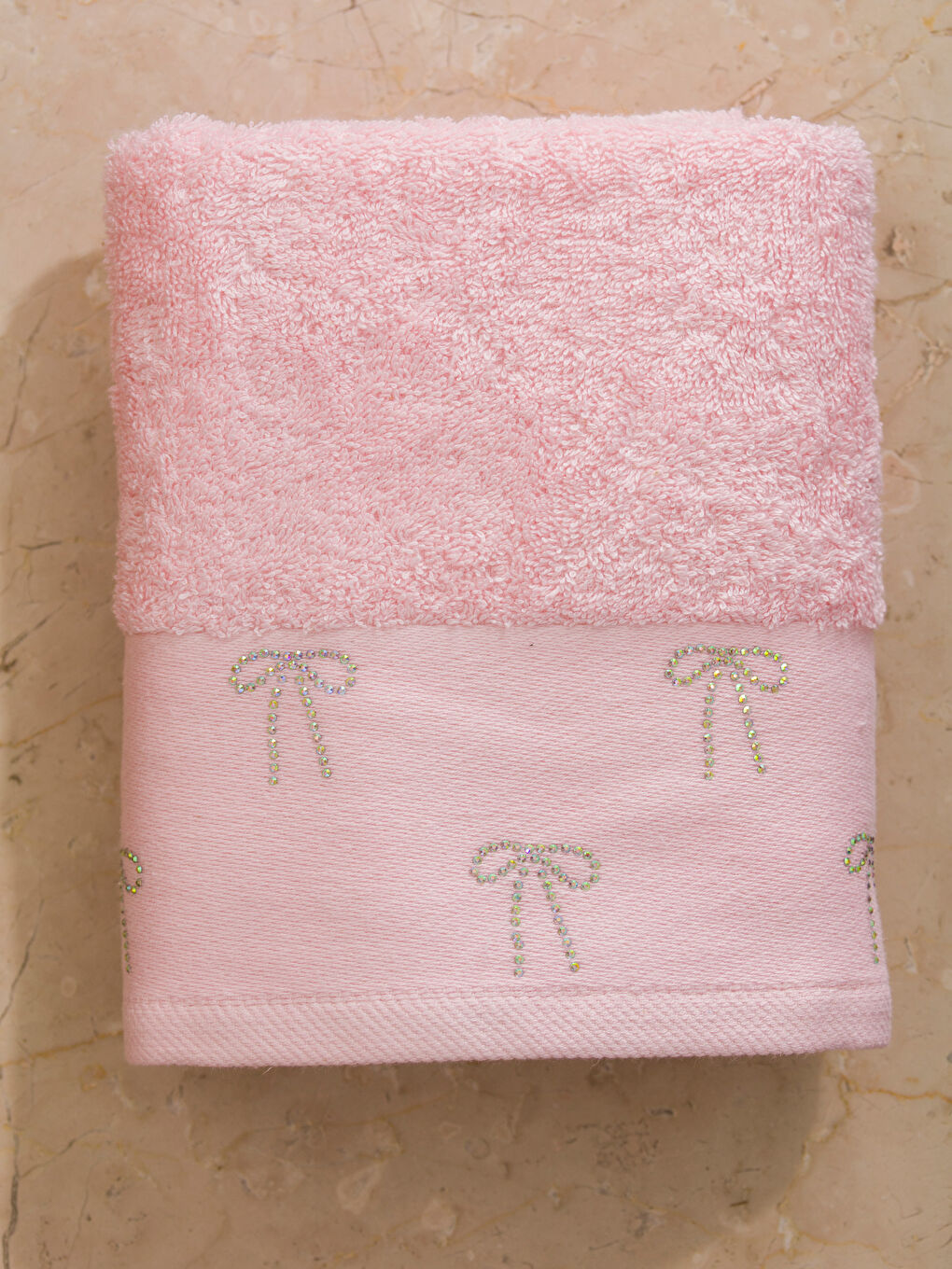 Pembe Fiyonk Nakışlı Pamuklu Yüz Havlusu 50x80 cm-2