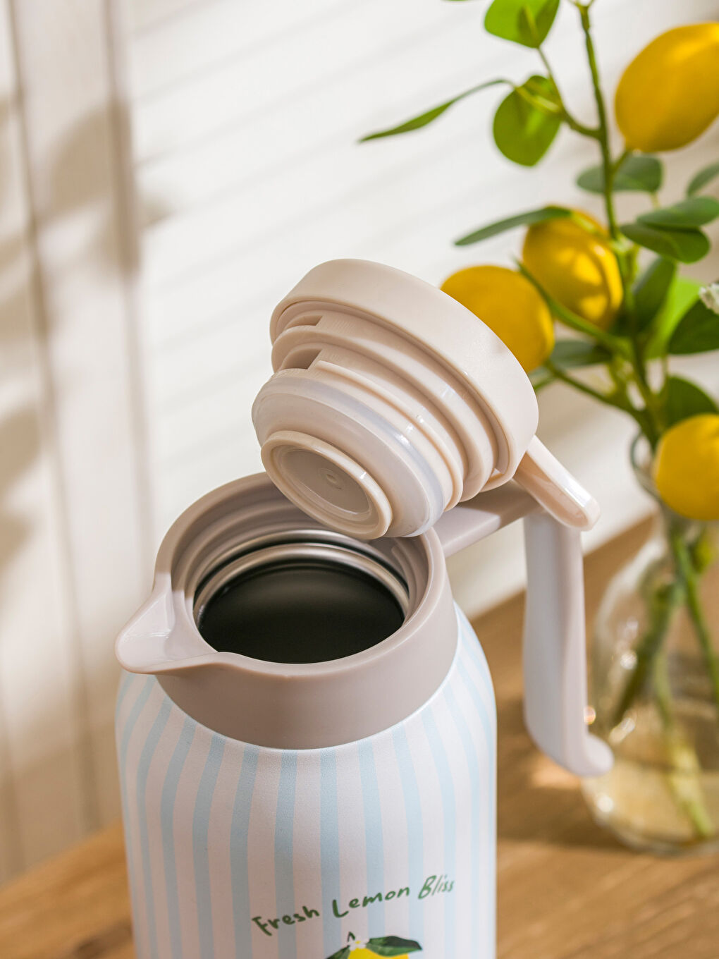 Vakum Kapaklı Termos 300 ml-2