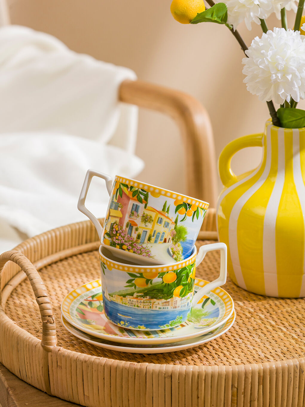 Комплект порцеланови чаши за кафе с принт за двама-2