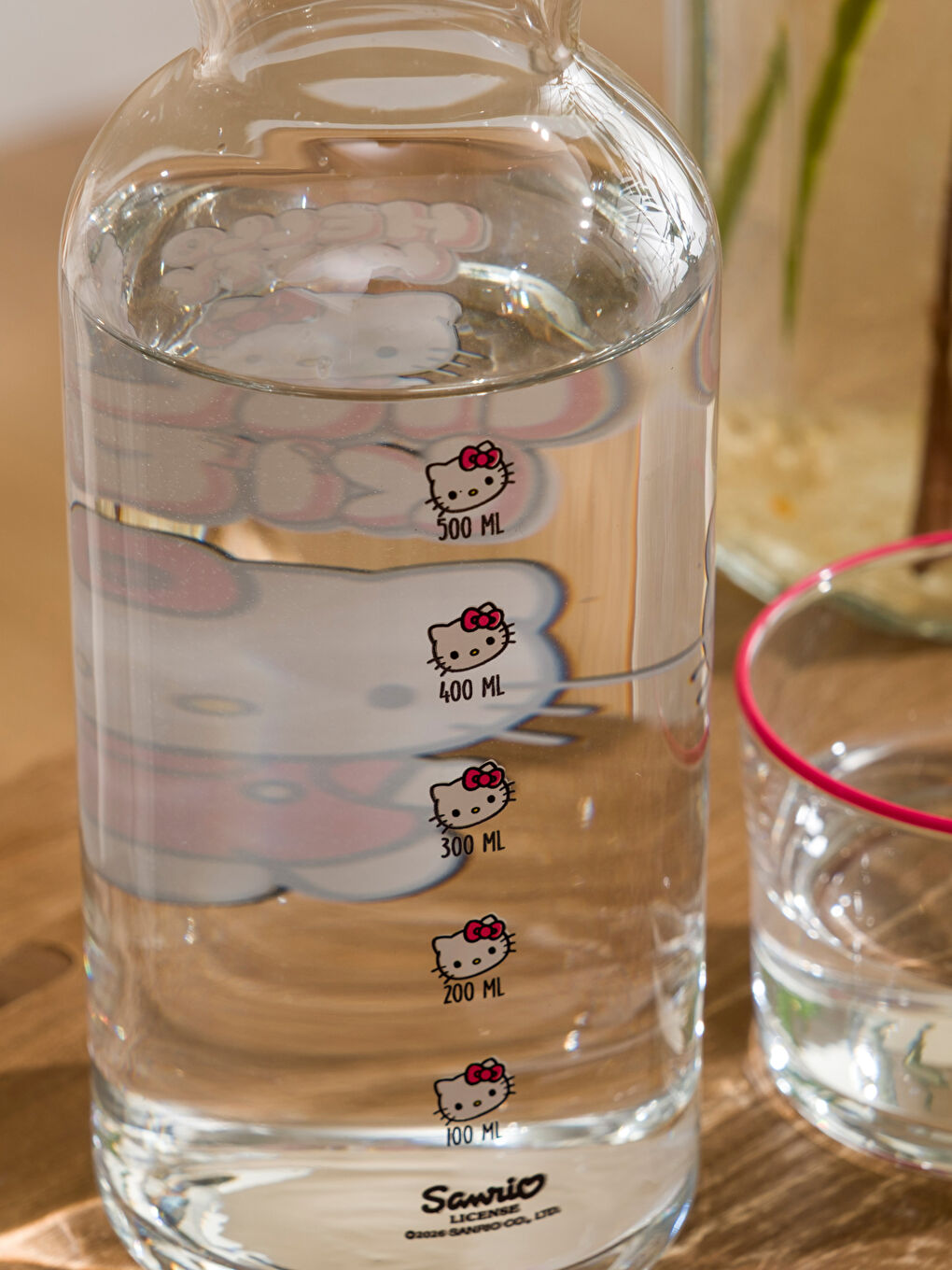 Pembe Hello Kitty Figürlü Baş Ucu Sürahisi 700 ml-4