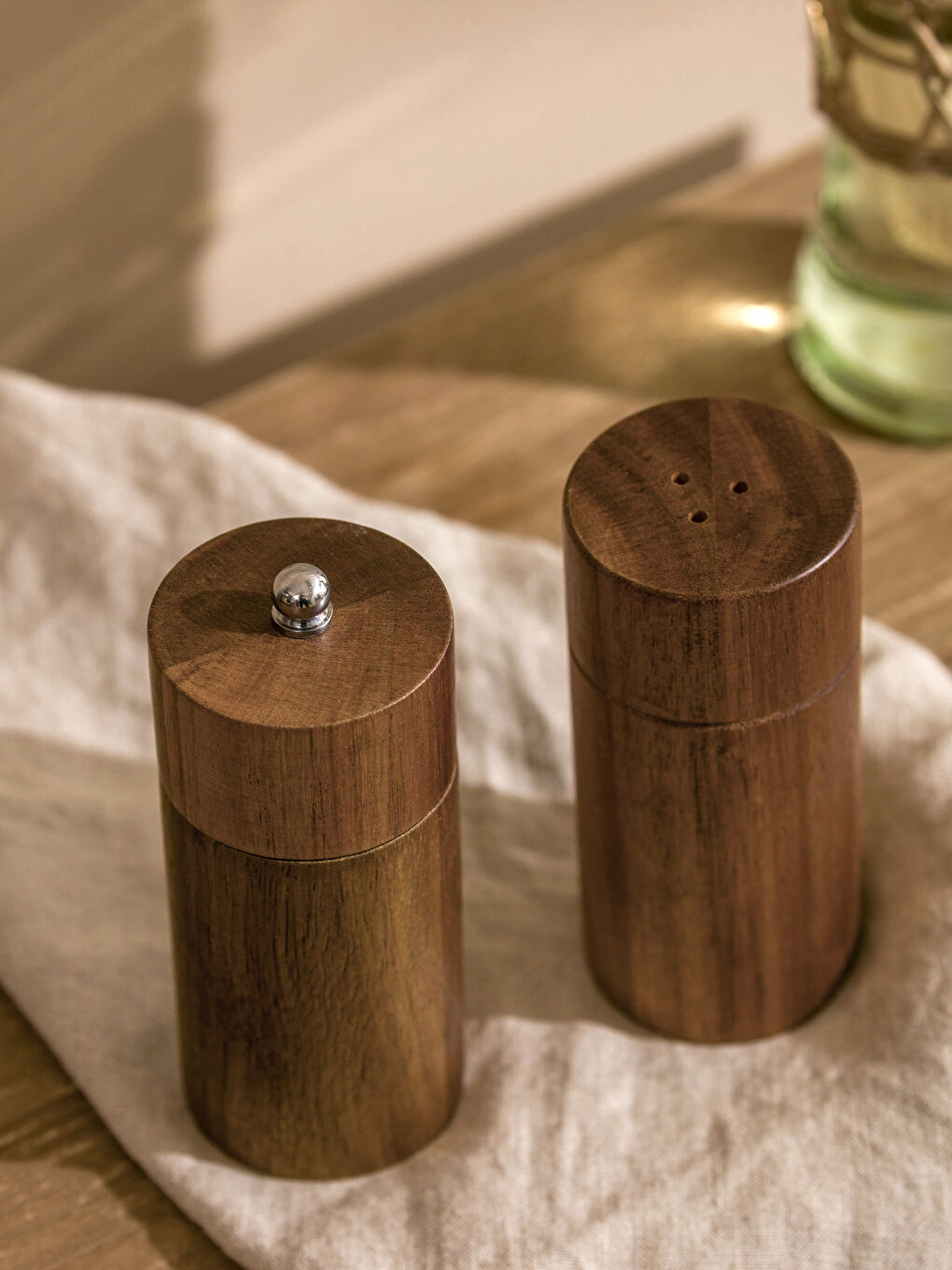 Kahverengi Ahşap Tuzluk ve Biberlik-1